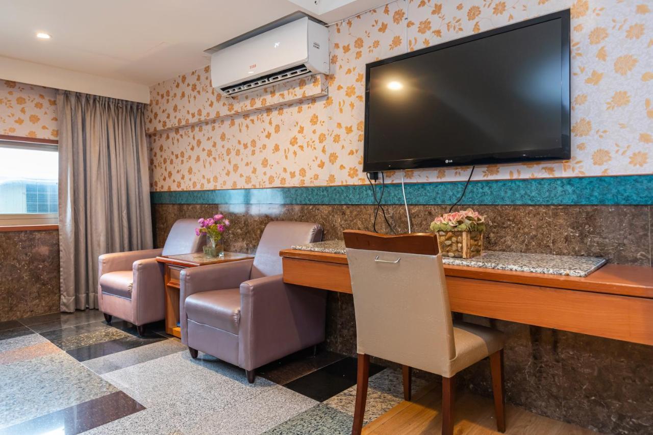 Yi Pin Business Hotel Taoyuan Buitenkant foto