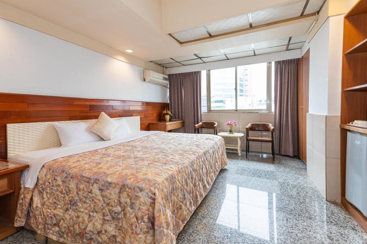 Yi Pin Business Hotel Taoyuan Buitenkant foto