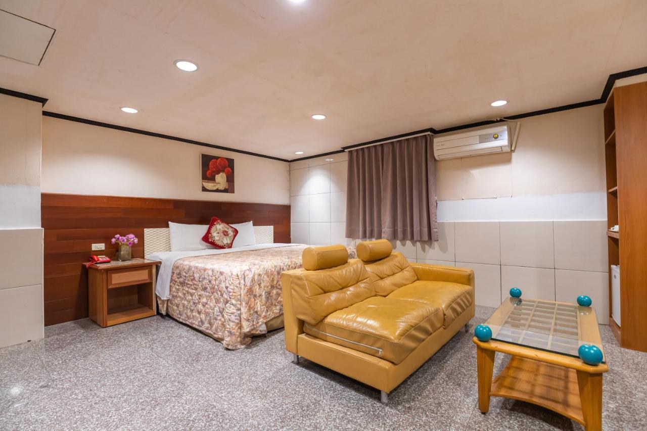 Yi Pin Business Hotel Taoyuan Buitenkant foto