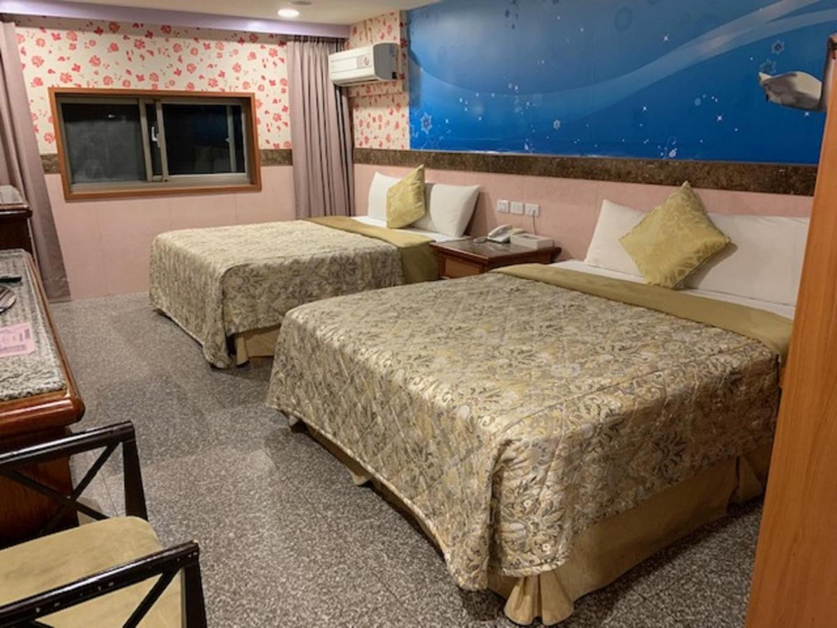 Yi Pin Business Hotel Taoyuan Buitenkant foto