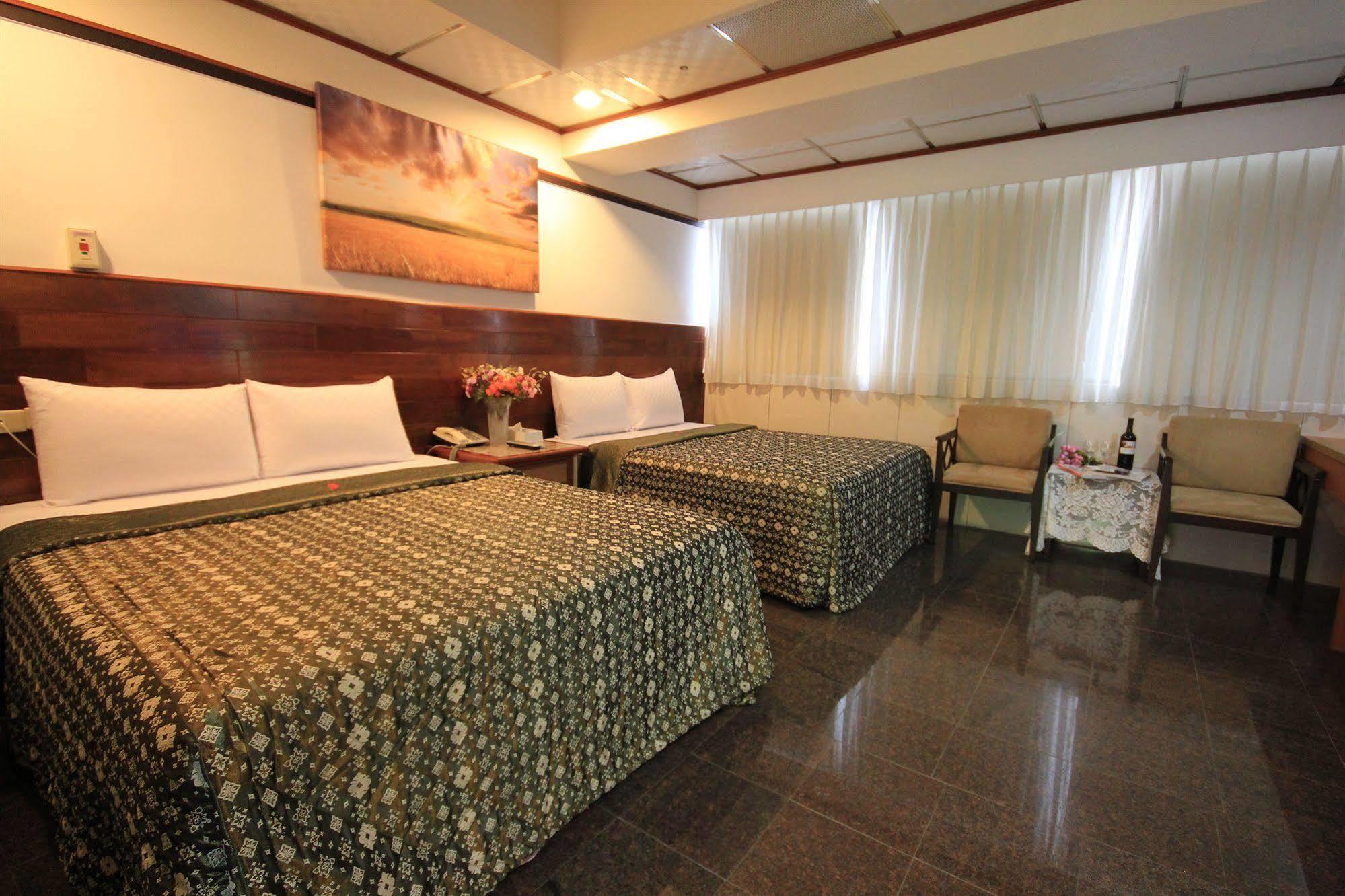 Yi Pin Business Hotel Taoyuan Buitenkant foto